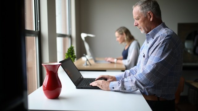 3 Desk Job Secrets Harming Your Neck and Jaw Health