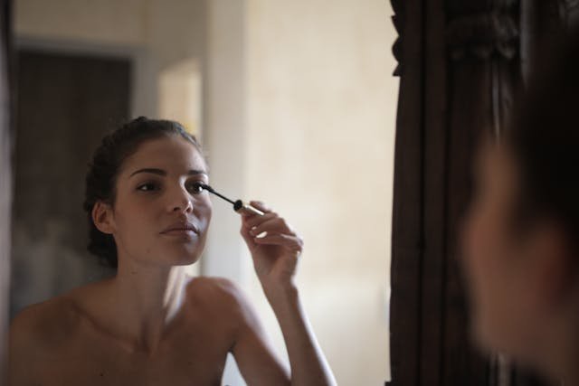 Mascaras Hidden Risks: Prioritizing Eye Health in Beauty Discussions