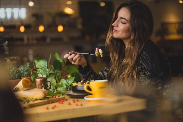 Mindful Eating and Its Impact on Mental Health