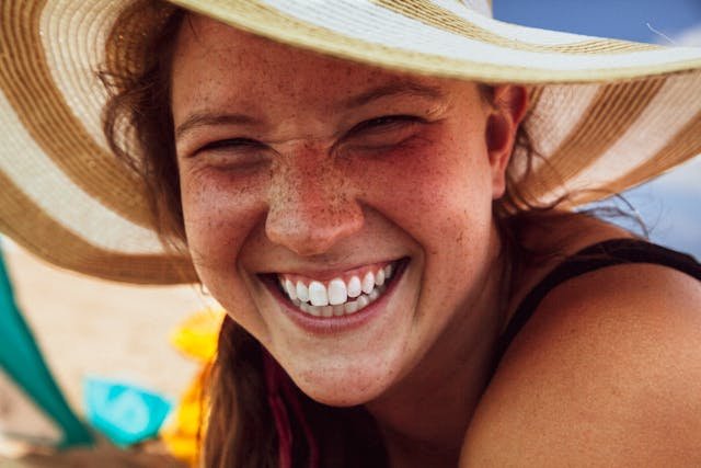 Teeth Whitening Kit for Sensitive Teeth: Achieve a Brighter Smile Comfortably