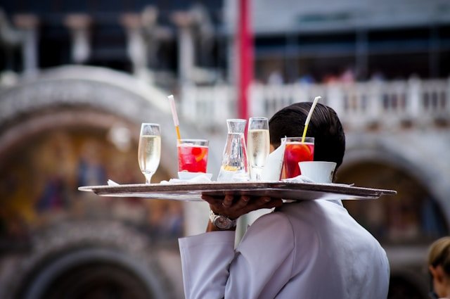 Wine Expertise and Service: A Waiters Duty to Guide Diners